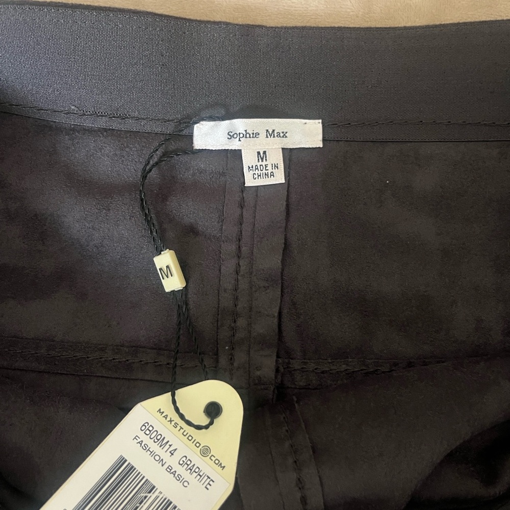 Sophie Max Faux Suede Mini Skirt. Preloved - Picture 5 of 11
